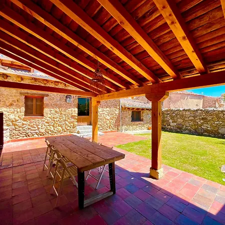 Holiday home Casona De Saltus, Espectacular Casona En Sotosalbos,10min De Segovia *